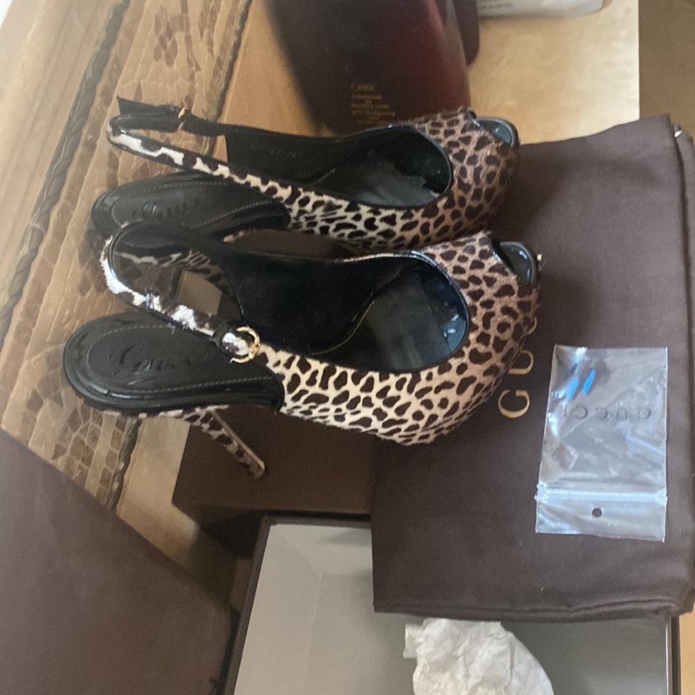 Like New GUCCI High heel shoes! Original box, tags, dust bag, etc.